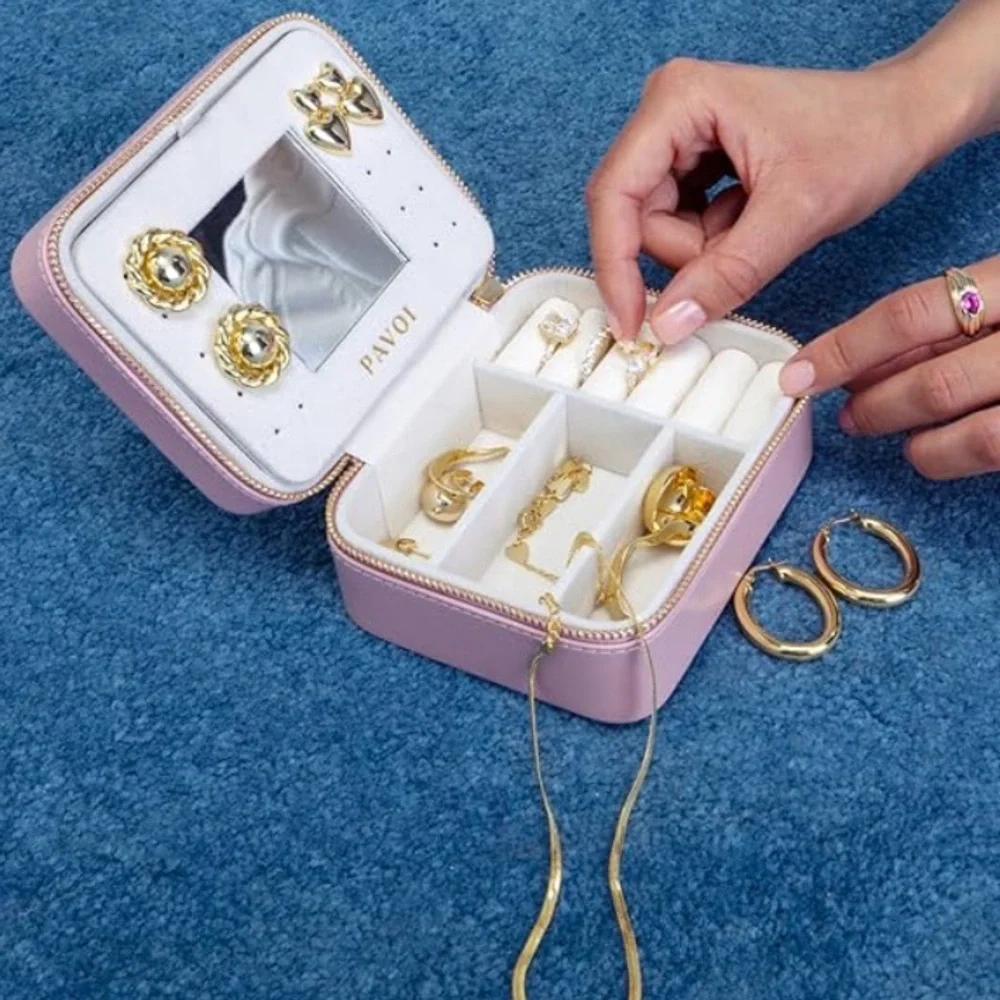 🛍️ 3/$25 Pink Pavoi Jewelry Travel Case